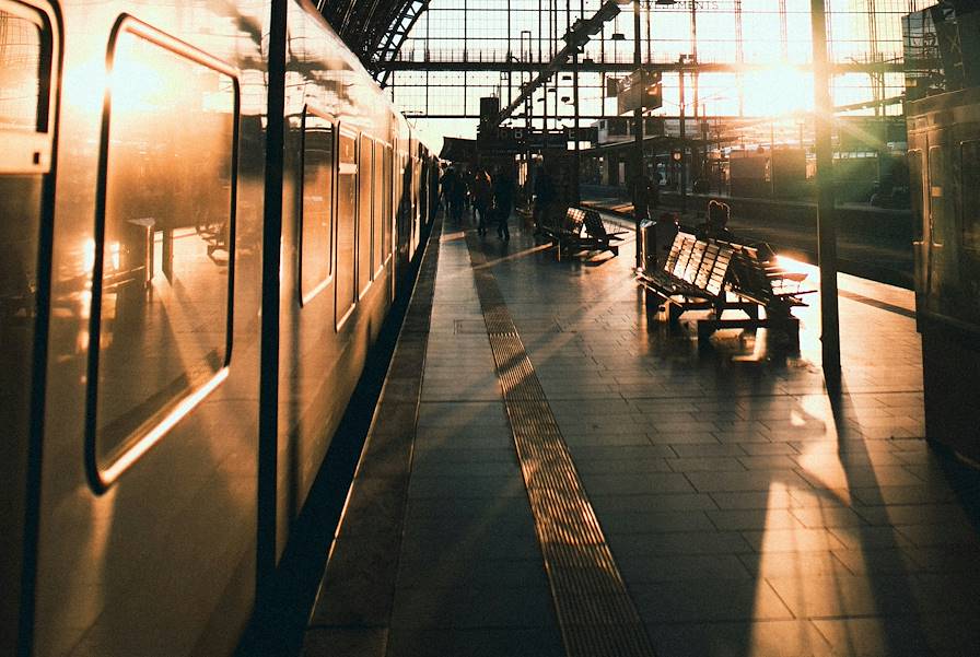 Gare © Christian Lue/Unsplash