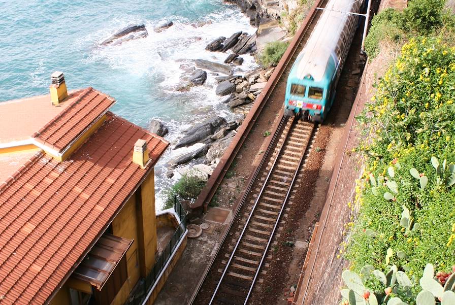 train - Cinque Terre - Italie © andrea / Adobe Stock