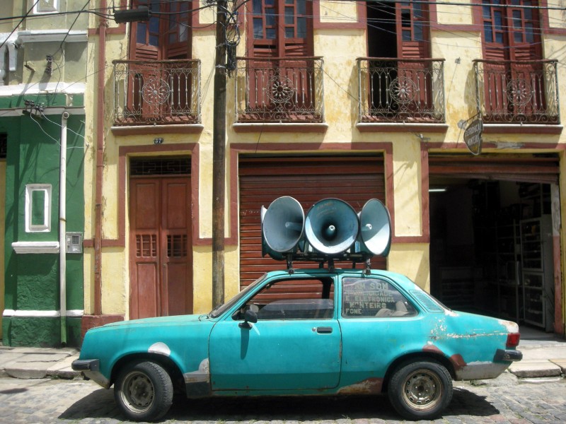 Voiture bleue