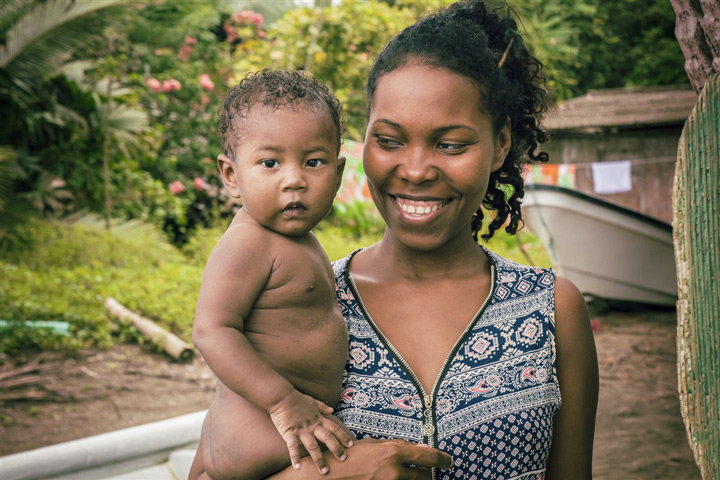 enfant et sa mere en colombie