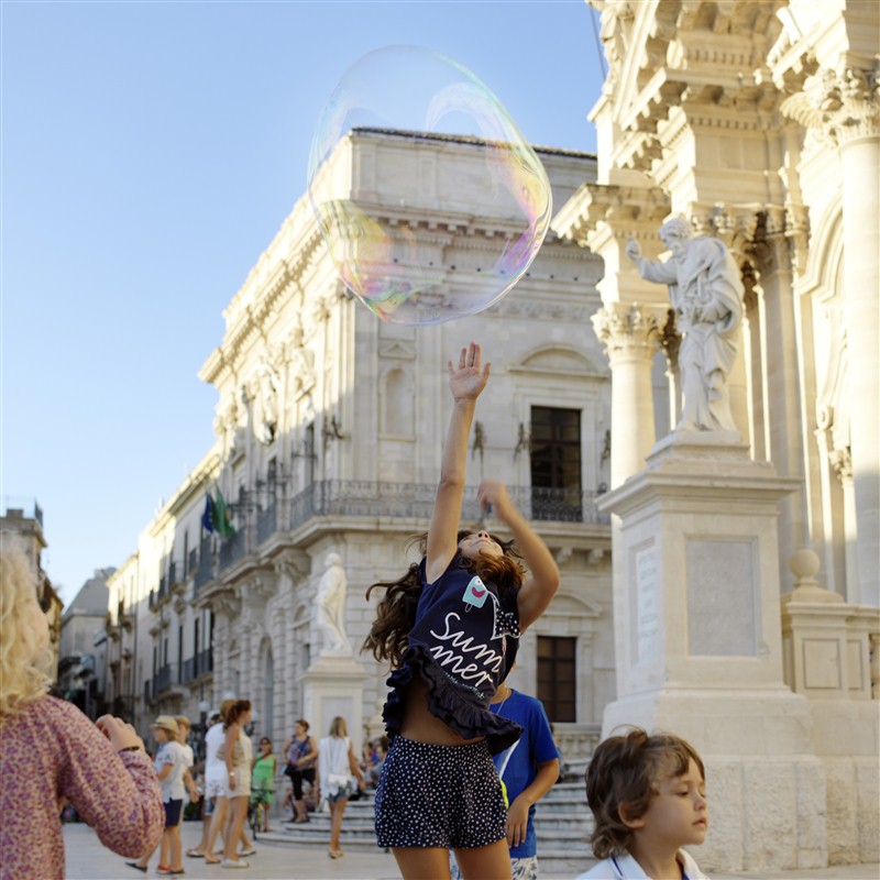 Enfant qui joue à Florence