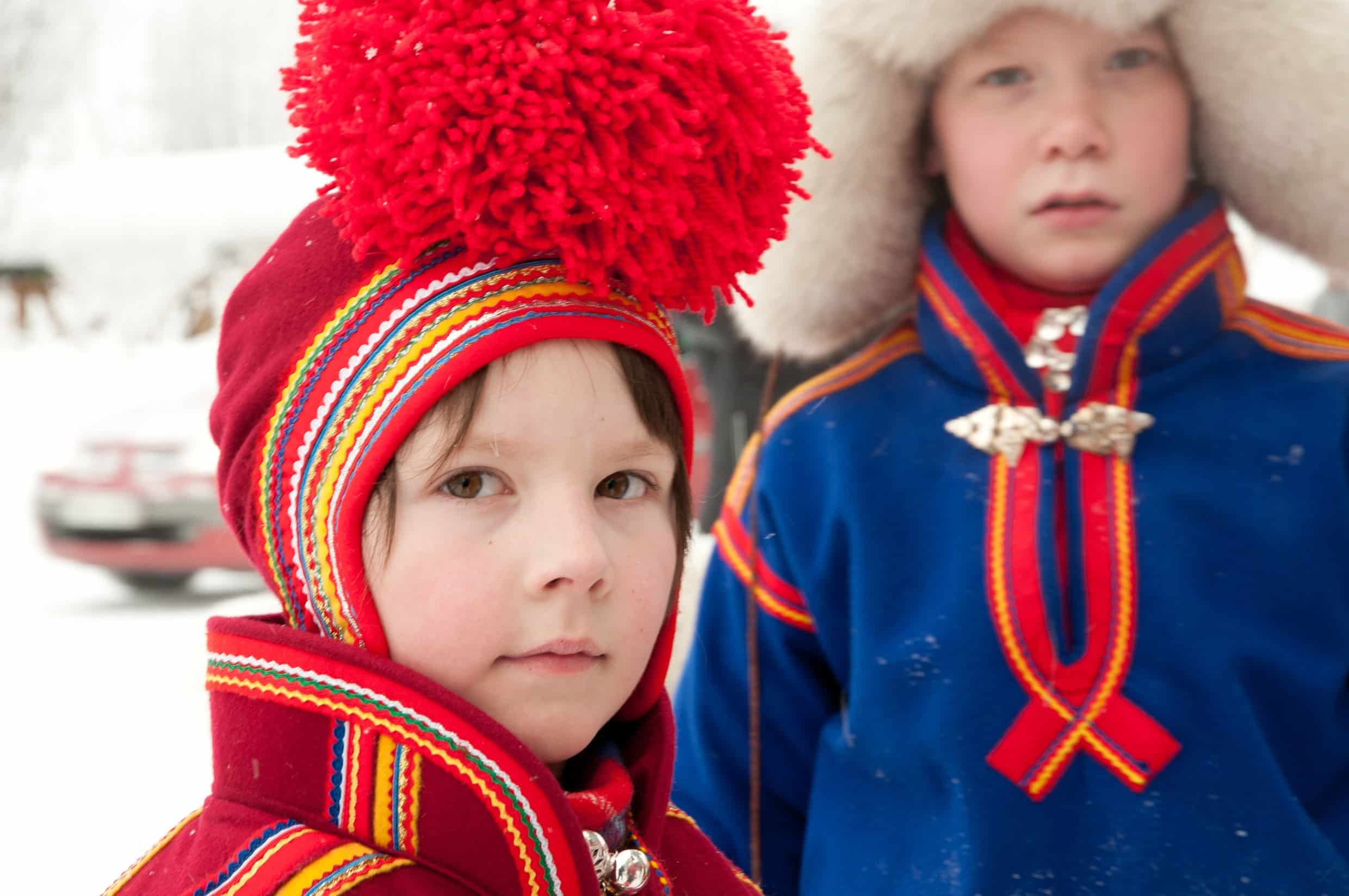 Visages d'enfants en Laponie