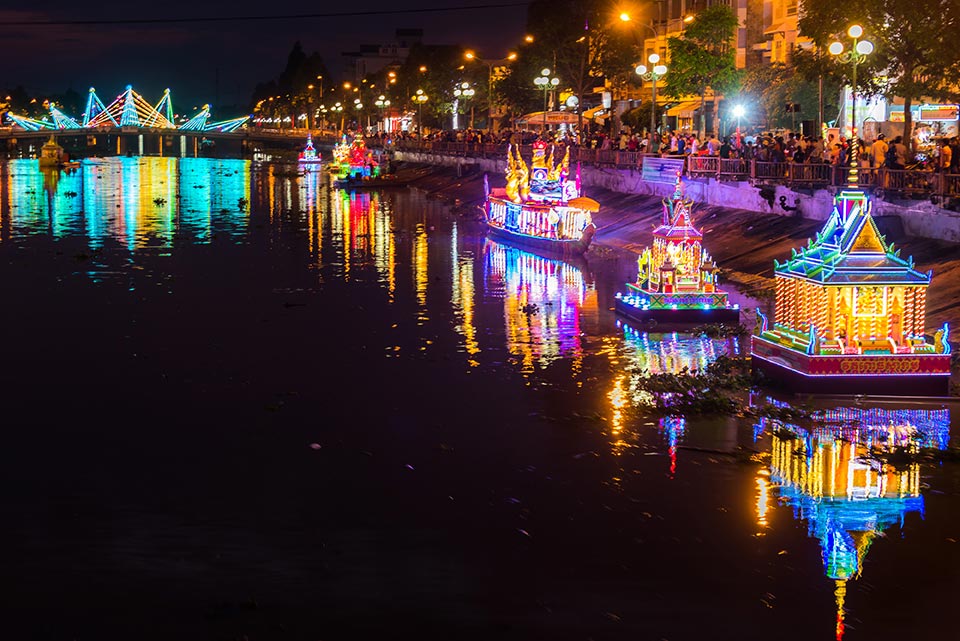 fête de l'eau sur le lac tonle sap