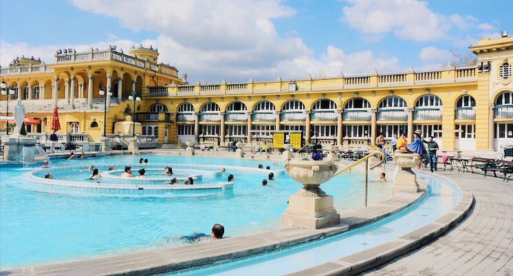 Piscine à Budapest