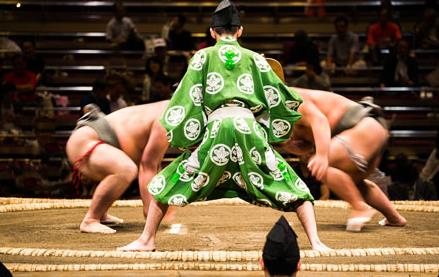 Sumo, le combat venu du ciel